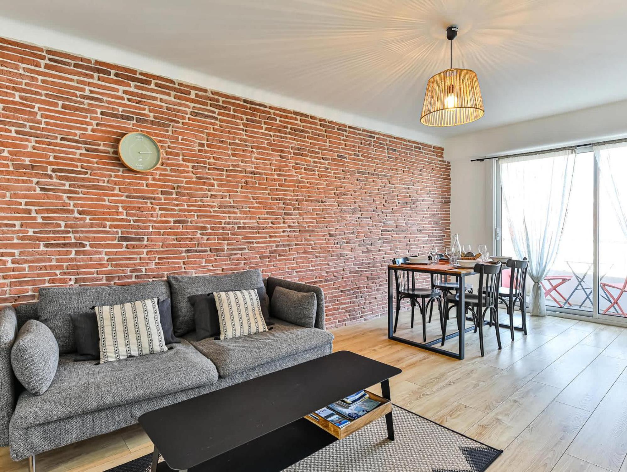 Appartement Cocooning Proche Centre Ville Et Gare 莱萨布勒-多洛讷 外观 照片