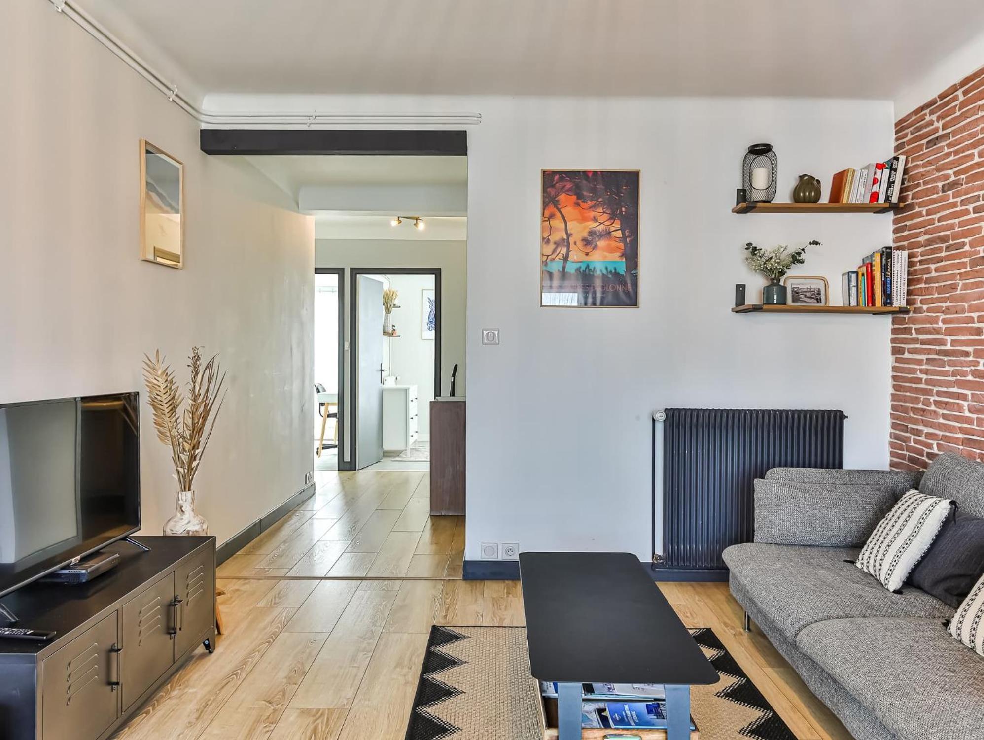 Appartement Cocooning Proche Centre Ville Et Gare 莱萨布勒-多洛讷 外观 照片