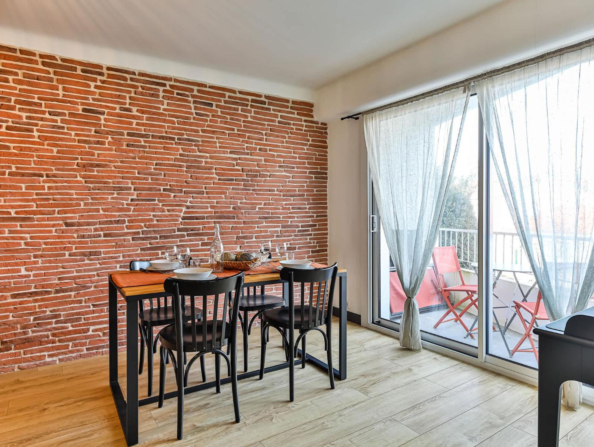 Appartement Cocooning Proche Centre Ville Et Gare 莱萨布勒-多洛讷 外观 照片