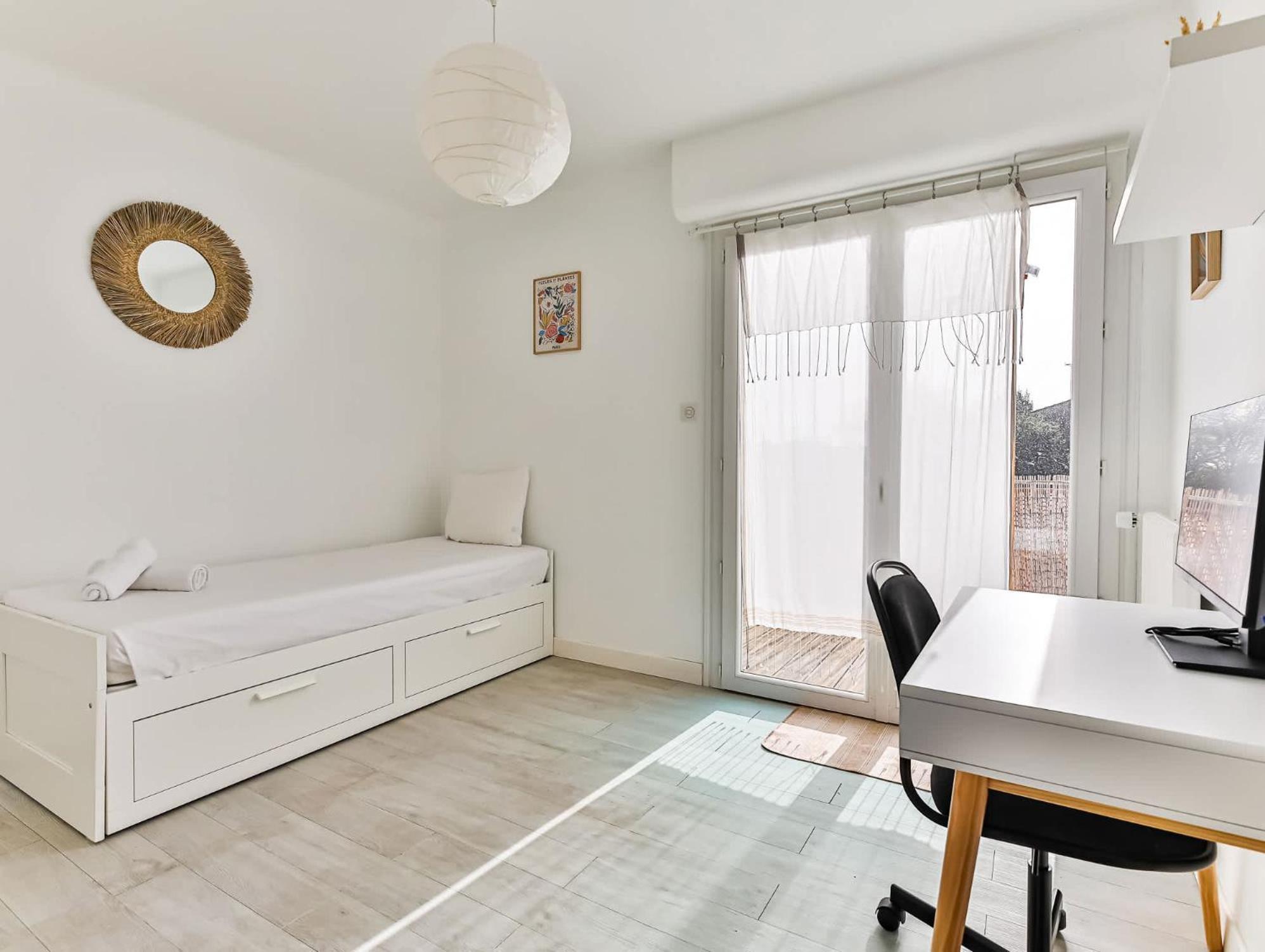 Appartement Cocooning Proche Centre Ville Et Gare 莱萨布勒-多洛讷 外观 照片