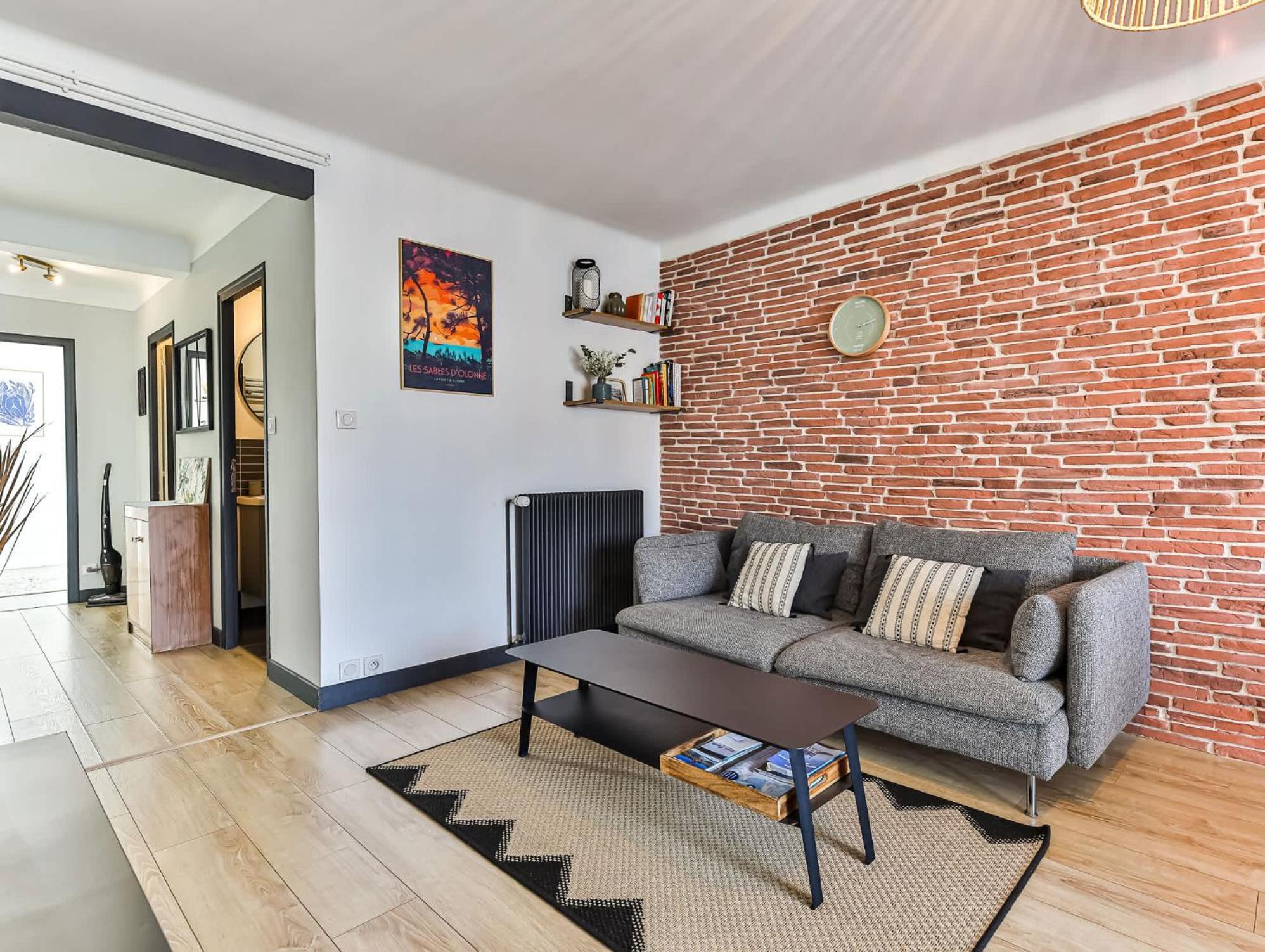 Appartement Cocooning Proche Centre Ville Et Gare 莱萨布勒-多洛讷 外观 照片