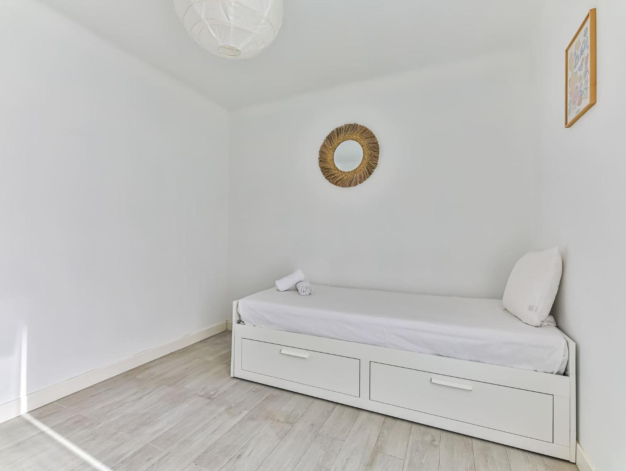 Appartement Cocooning Proche Centre Ville Et Gare 莱萨布勒-多洛讷 外观 照片