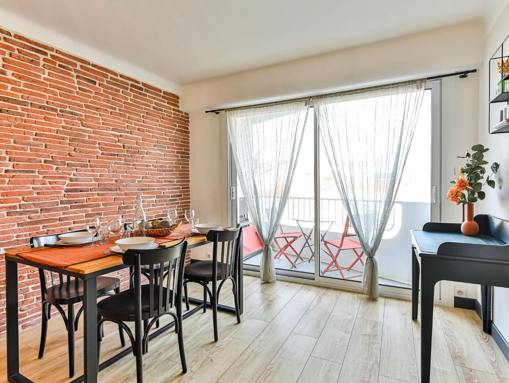 Appartement Cocooning Proche Centre Ville Et Gare 莱萨布勒-多洛讷 外观 照片